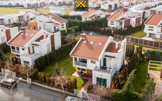 Shtëpi 260m² + 40m² për #SHITJE në Lagjen Marigona Residence